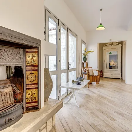 Ev Bharat Butique Hotel,