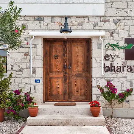 Ev Bharat Butique Hotel, 호텔 2*