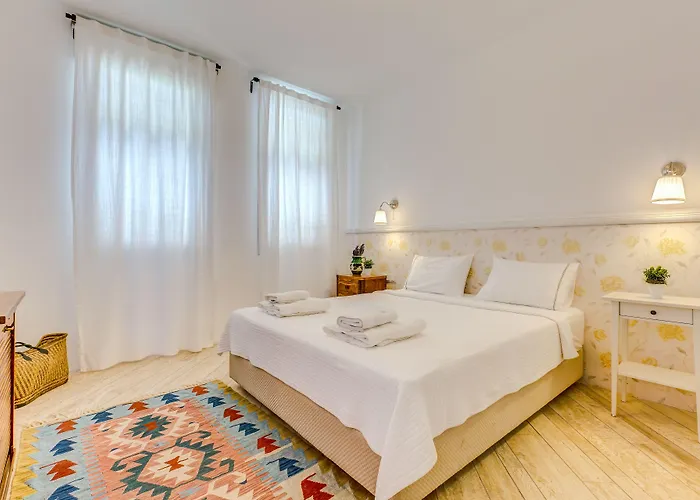 Ev Bharat Butique Hotel,