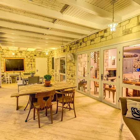 Ξενοδοχείο Ev Bharat Butique Hotel, 2*